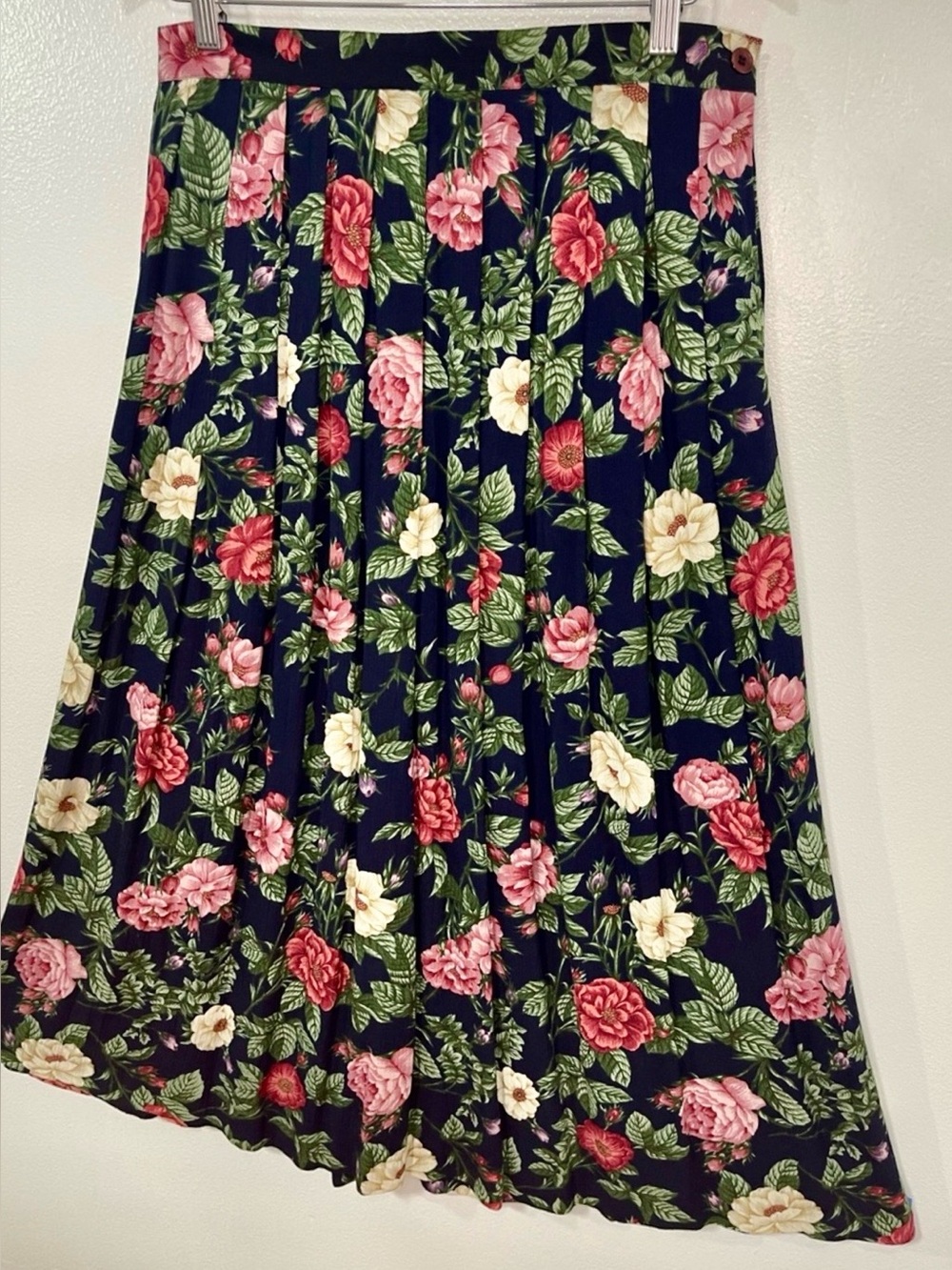 Vintage 90s Susan Bristol Dark Floral Pleated Rayon Maxi Skirt with Pockets - 10